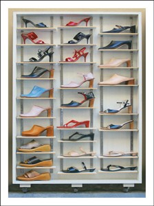 9326 NC Lady shoe display